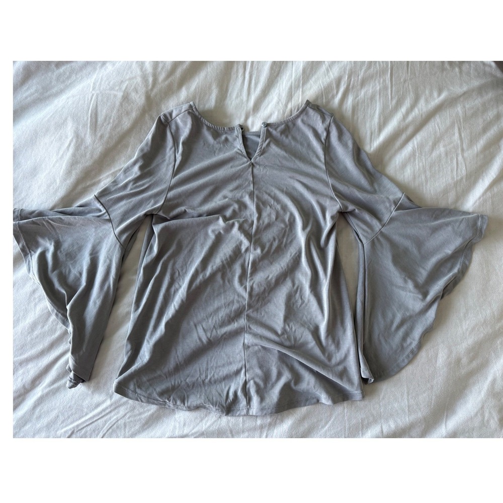 GREEN ENVELOPE LOS ANGELES Gray Bell Sleeve V Neck Top Women's XS